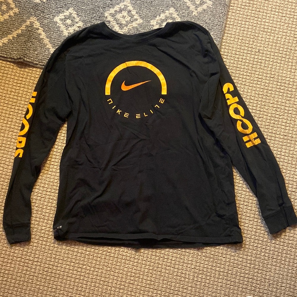 Nike Men’s XL Long Sleeve Basketball T-Shirt